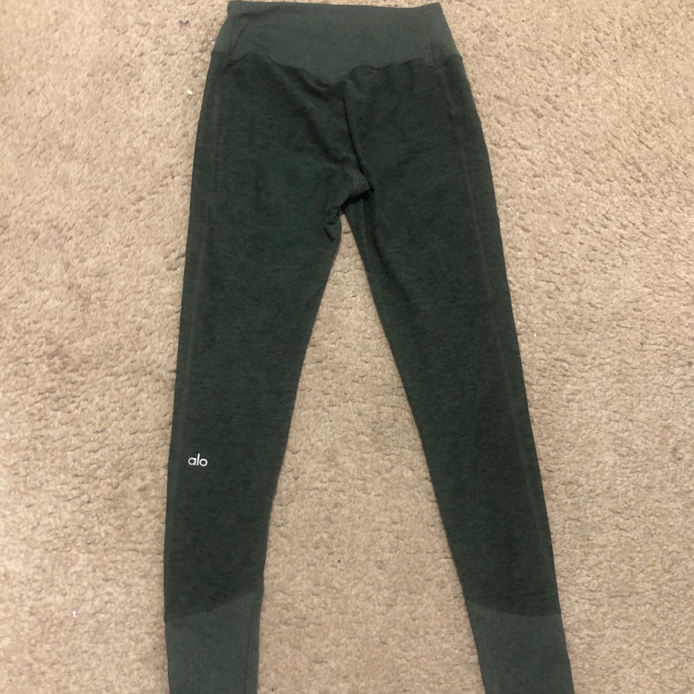 ALO Yoga Green Seamless Leggings Size M Great conditions